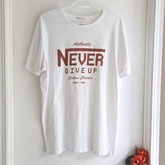 Authentic Casual Wear| Graphic-Inspired White T-Shirt - Picture 2 of 8